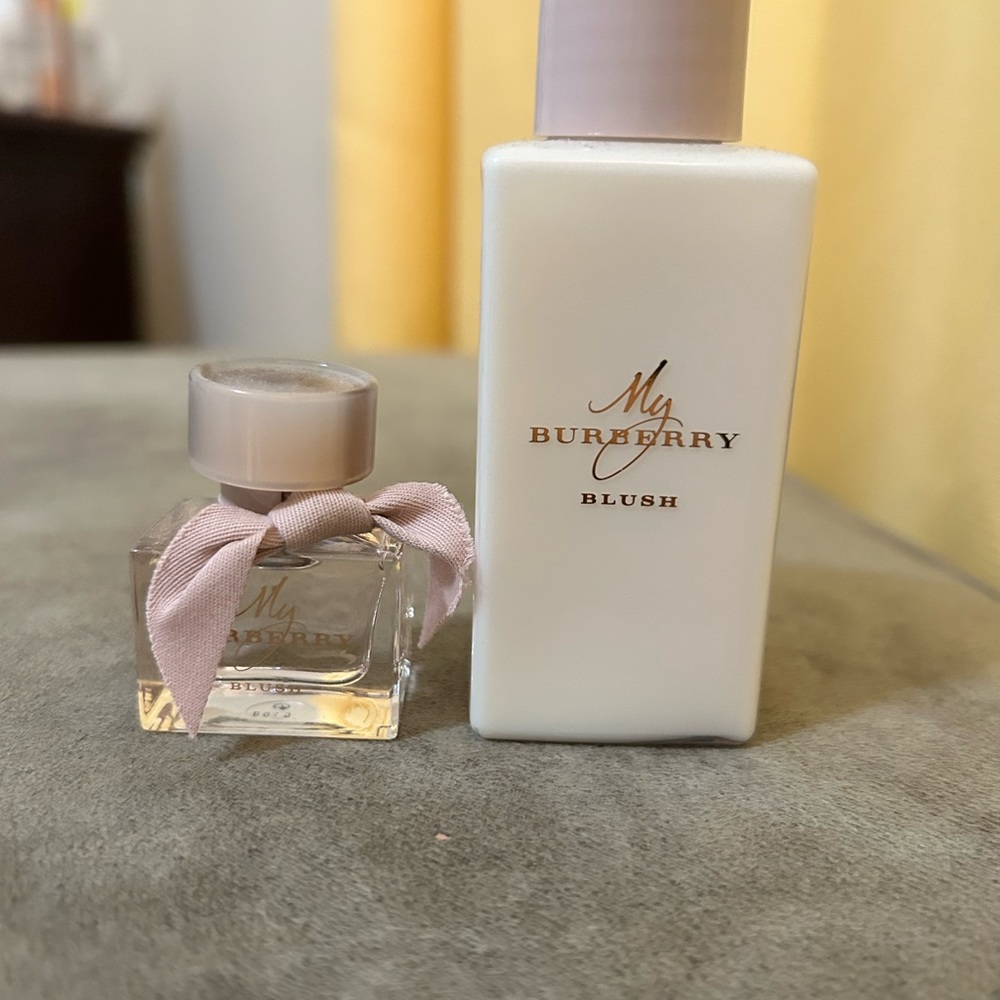 LAST ONE IN STOCK!! My Burberry Blush mini WITH MATCHING LOTION!!